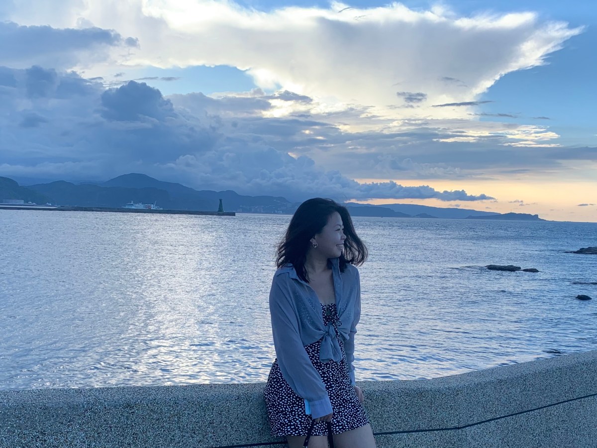 【基隆】情侶超CHILL約會行程！漁港風情吃海鮮，草皮野餐睡午覺，跳進天然海水泳池，一睹夕陽魔法天空｜和平島公園